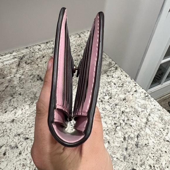 LIKE NEW Kate Spade Staci Wallet 🩷 - Picture 4 of 8